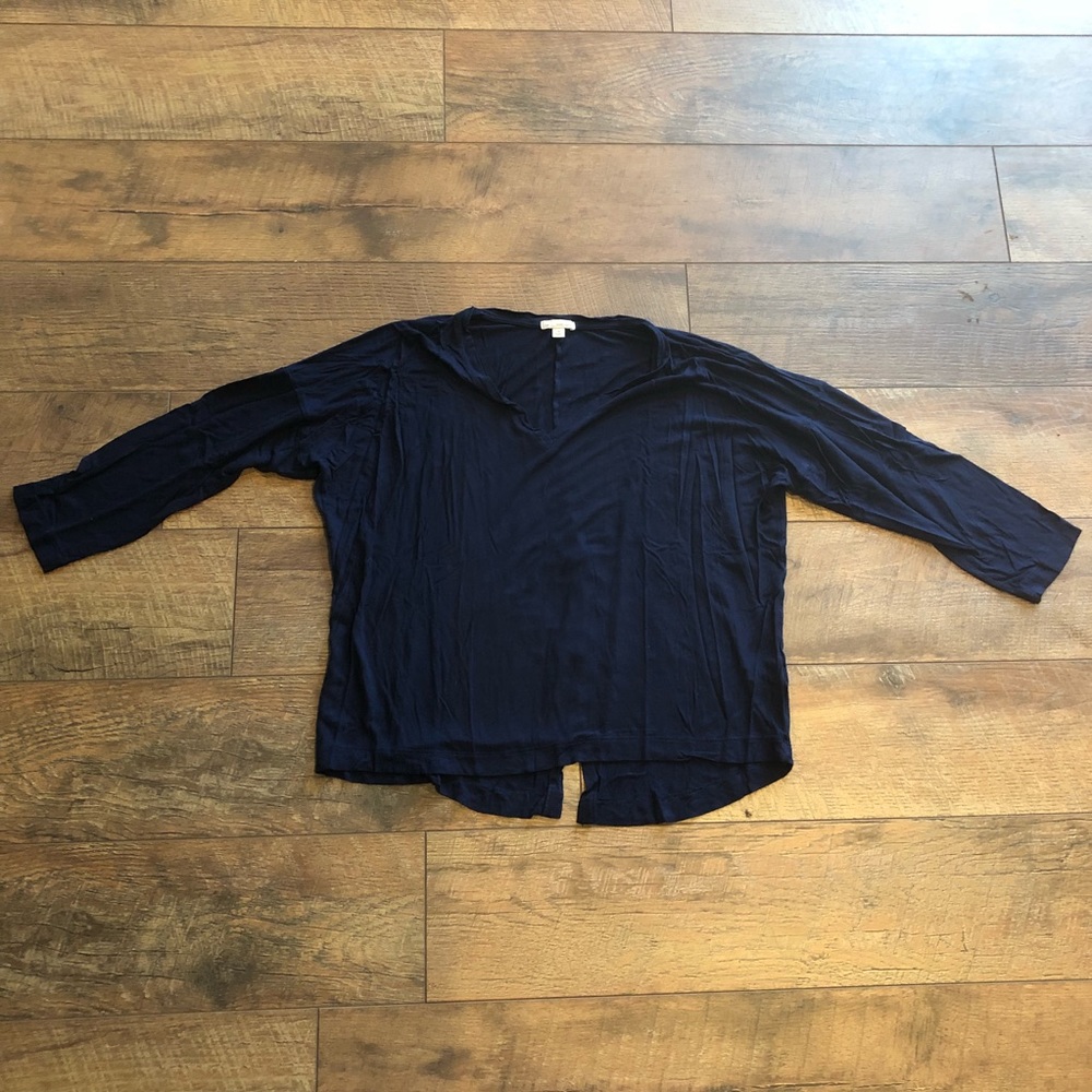 Long sleeve v-neck tee